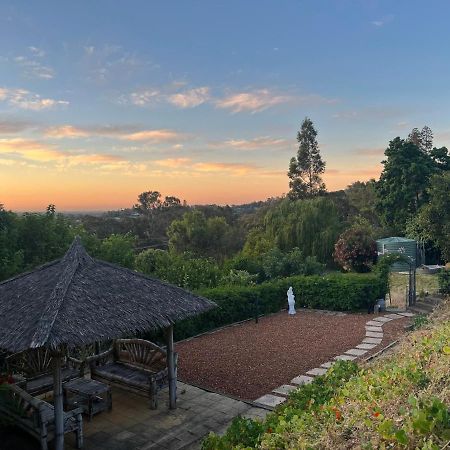 Bright & Beautiful Home On The Hills! Kelmscott Экстерьер фото